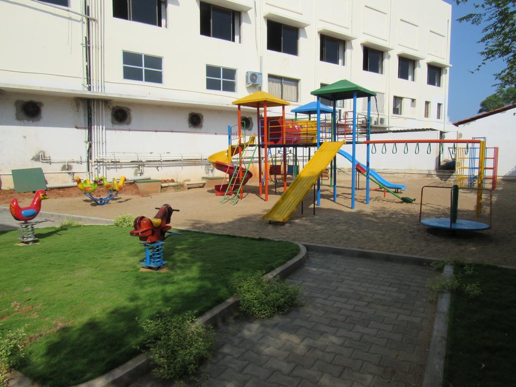 Grand Serenaa Hotel & Resorts, אורוויל מראה חיצוני תמונה