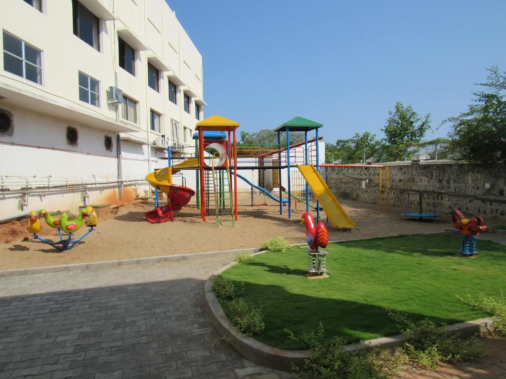 Grand Serenaa Hotel & Resorts, אורוויל מראה חיצוני תמונה