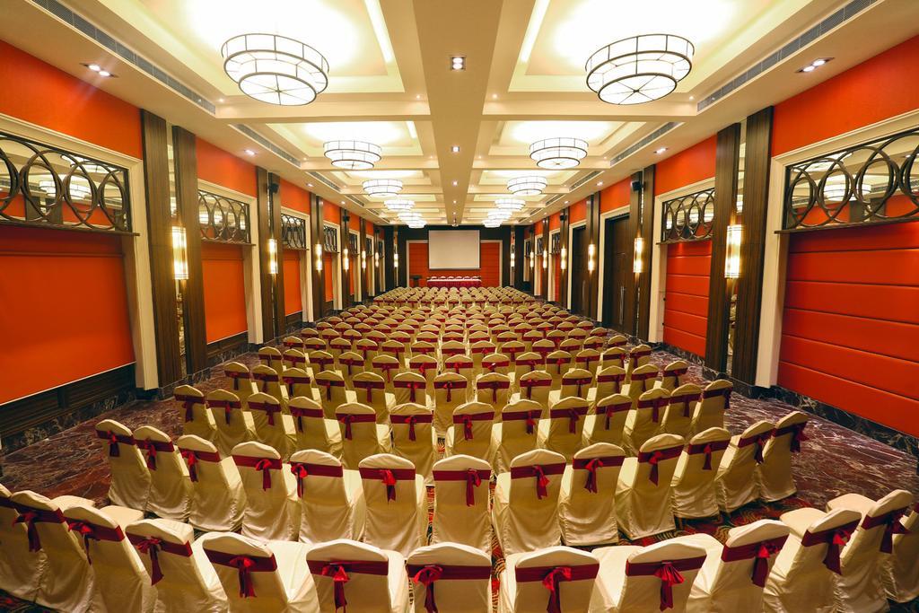 Grand Serenaa Hotel & Resorts, אורוויל מראה חיצוני תמונה