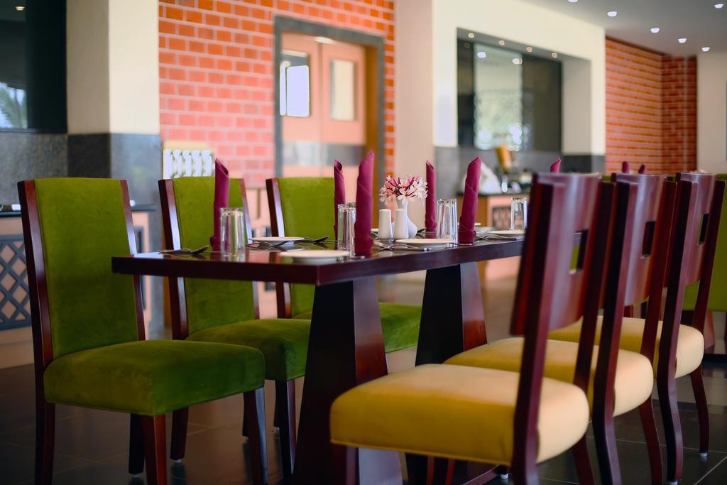 Grand Serenaa Hotel & Resorts, אורוויל מראה חיצוני תמונה
