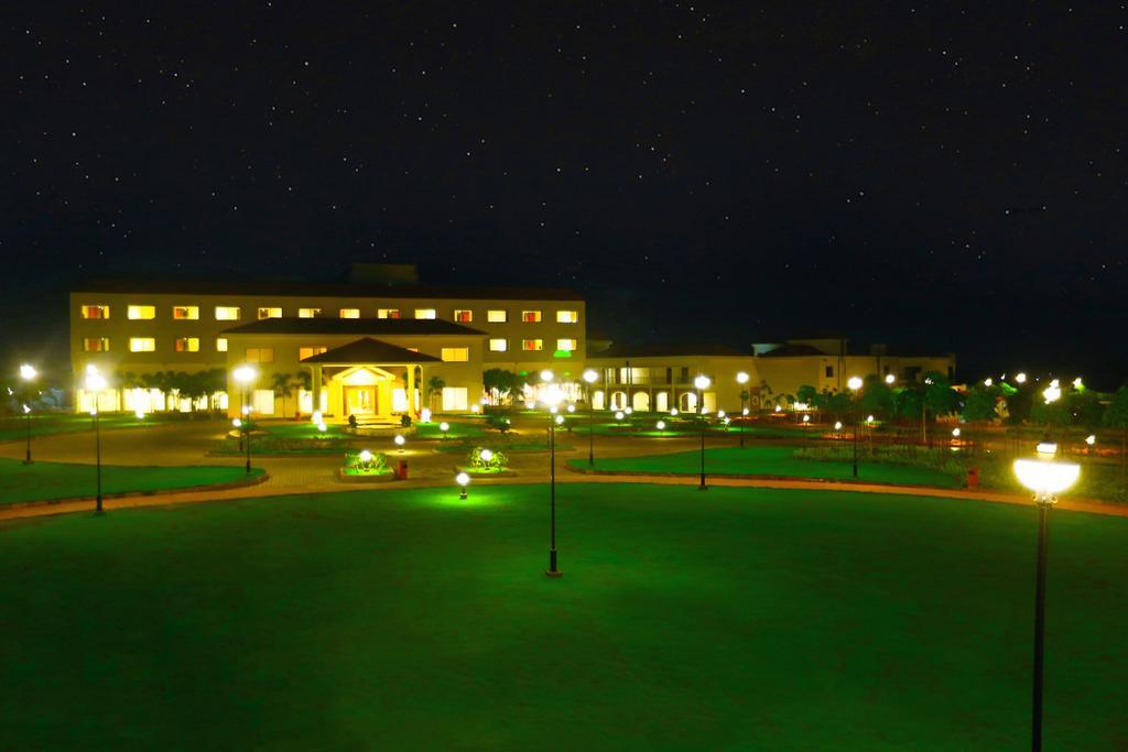 Grand Serenaa Hotel & Resorts, אורוויל מראה חיצוני תמונה