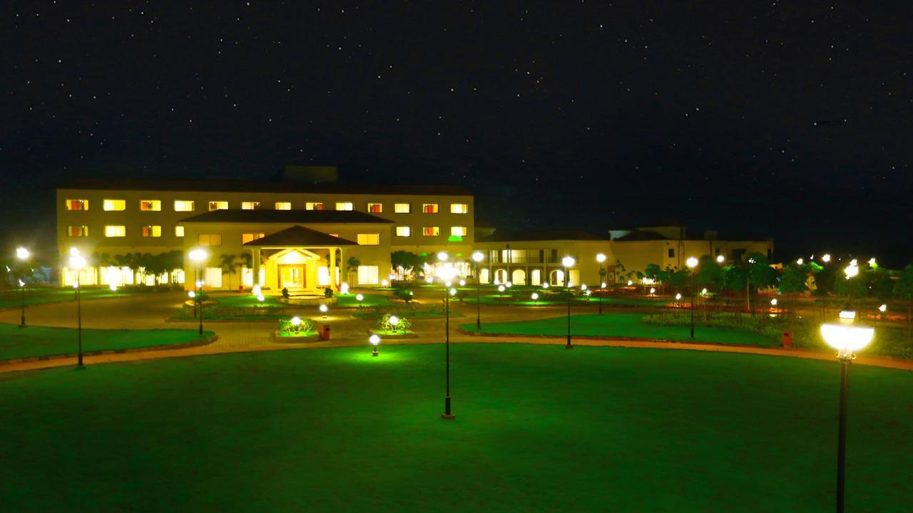 Grand Serenaa Hotel & Resorts, אורוויל מראה חיצוני תמונה
