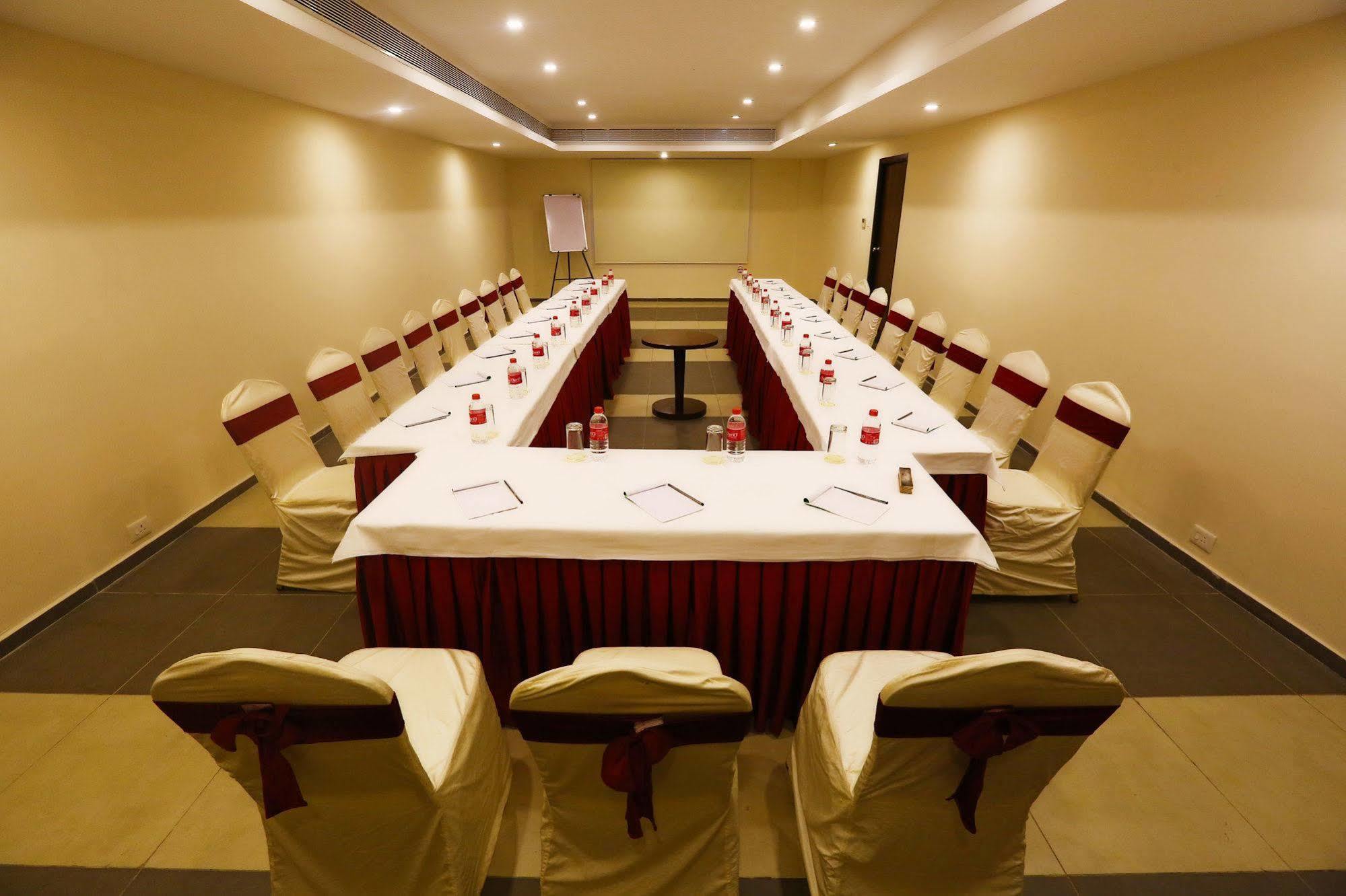 Grand Serenaa Hotel & Resorts, אורוויל מראה חיצוני תמונה