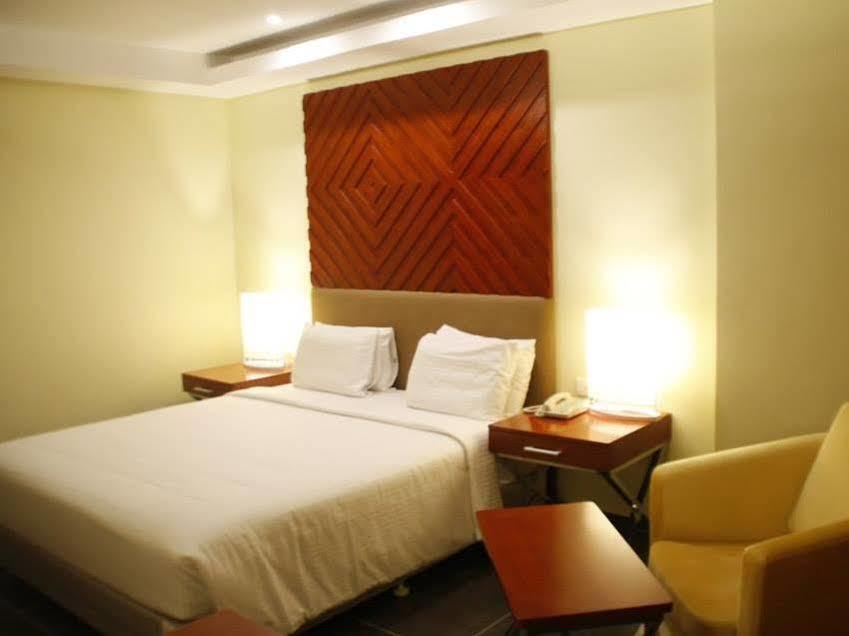 Grand Serenaa Hotel & Resorts, אורוויל מראה חיצוני תמונה